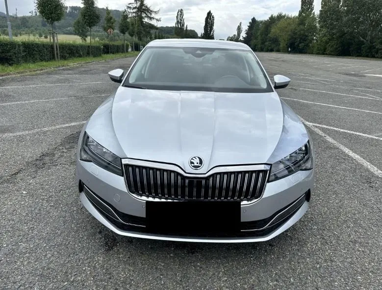 Skoda Superb 2.0TDI Image 3