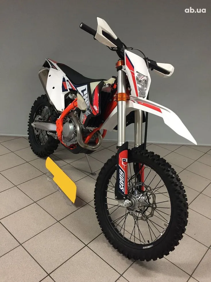 KTM 250  Image 6
